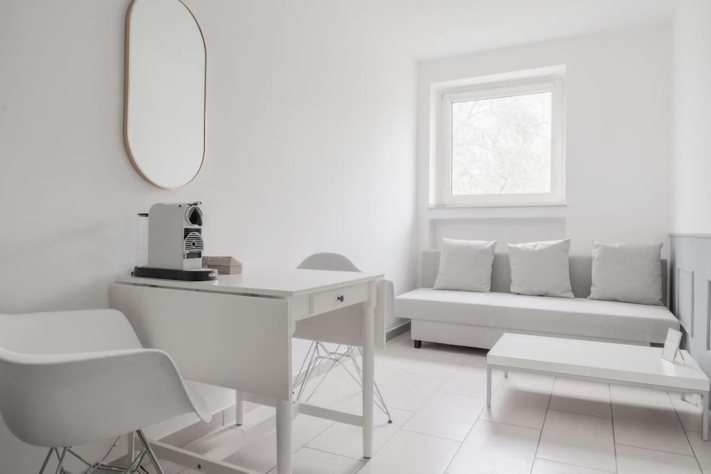 City Loft 11: Cozy Near Neumarkt With Balcony *