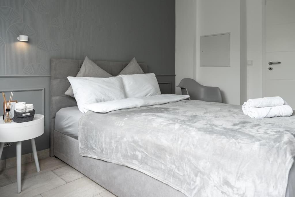 Cozy In Prime Location With Balcony - Comfort In 2 In Neumarkt - City Loft 11 - Apartment *